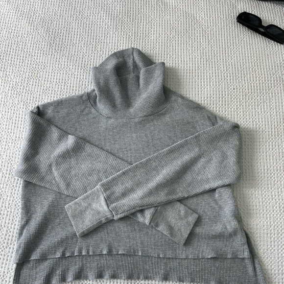 Aritzia - TNA Waffle Long Sleeve Turtleneck, Grey - Picture 2 of 3
